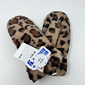 Girl’s Make It Merry Faux Fur Mittens | NWT